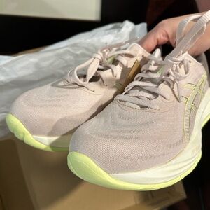 Women's ASICS Gel-Cumulus 27 Running Shoes